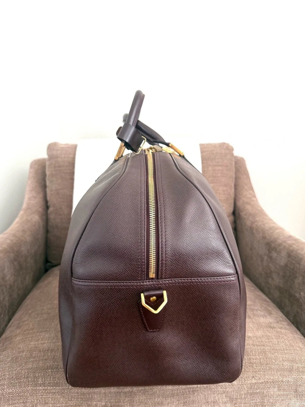 Authentic Louis Vuitton taiga burgundy leather Kandall unisex travel bag LV